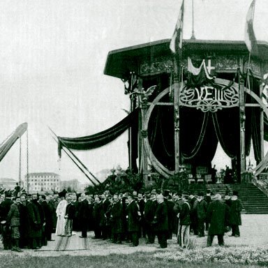 Eerstesteenlegging nieuw station Milaan, 1906 | onbekende fotograaf (collectie Arjan den Boer)