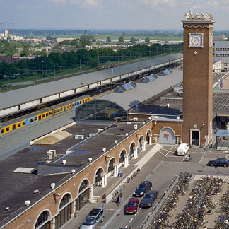 Station Nijmegen uit 1954 | Foto 2003: IJ.Th. Heins/Rijksdienst Cultureel Erfgoed, CC-BY-SA