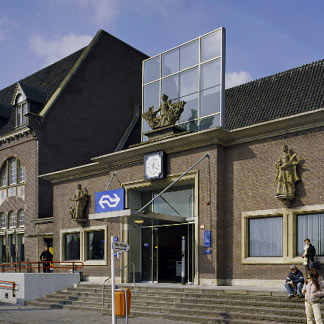 Station Roosendaal uit 1949 | Foto 2006: Kris Roderburg/Rijksdienst Cultureel Erfgoed, CC-BY-SA