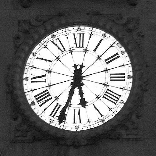 Tour de l'horloge Gare de Lyon, 2011 | flickr/francki.photo CC-NC-SA