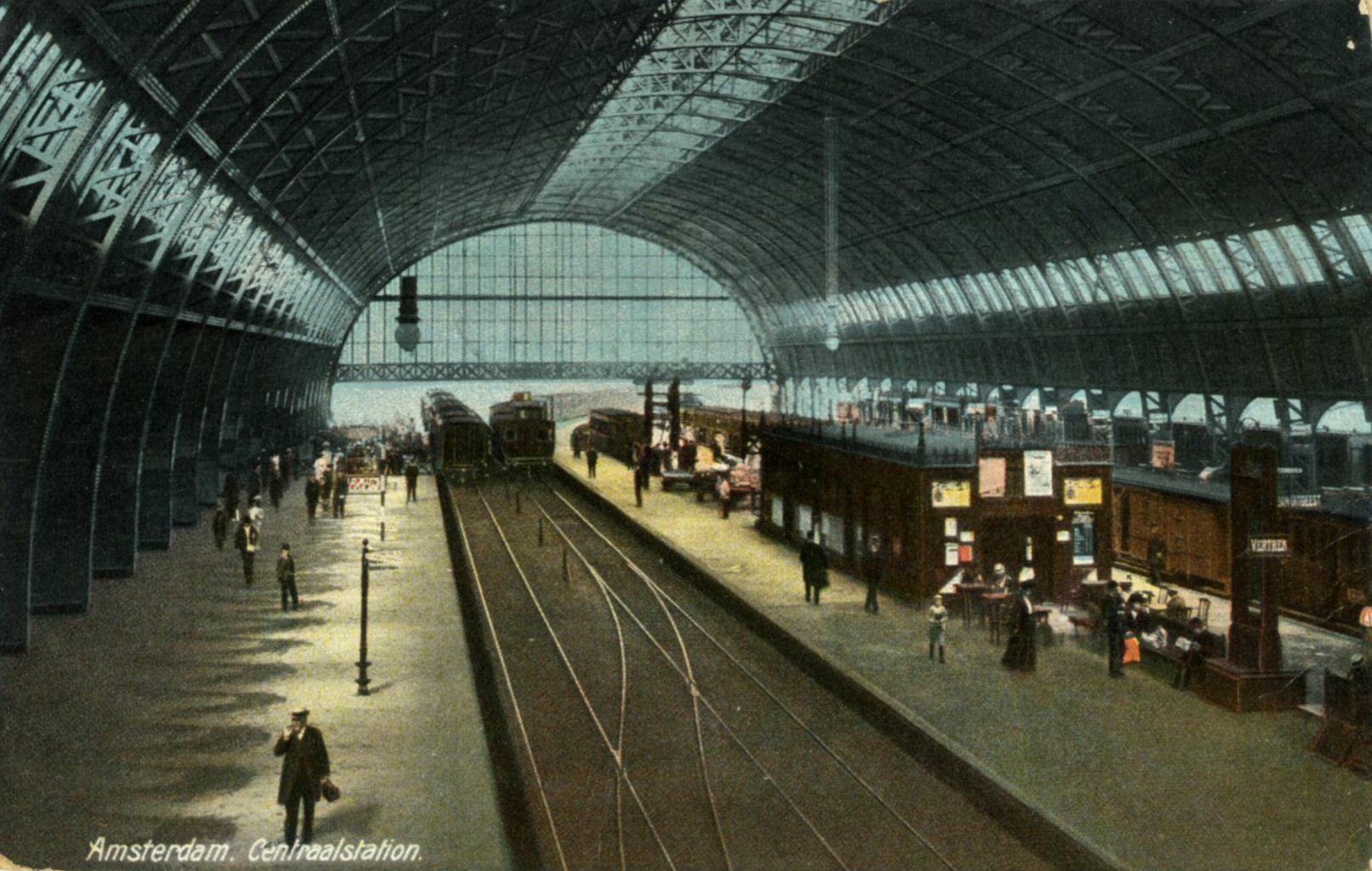 Station Amsterdam Centraal, ca. 1910 | Prentbriefkaart Weenenk en Snel