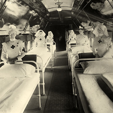 Interieur hospitaalrijtuig C.P.R., ca. 1915 | Foto: Bain News Service/Library of Congress