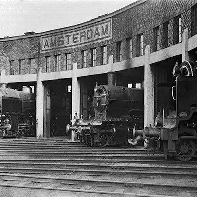 Locomotiefloods bij Amsterdam CS, 1932 | Foto: Willem van de Poll/Nationaal Archief CC-BY-SA