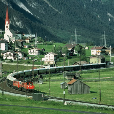 Venice Simplon Orient-Express bij Pettneu, Arlberg, 1984 | Foto: Werner Sölch (trains-worldexpresses)