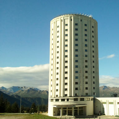 Hoteltoren Colonia Fiat Sestriere uit 1933 in 2011 | Foto: SurfAst/Wikimedia Commons CC-BY-SA