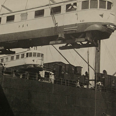 Littorina's arriveren in Italiaans-Oost-Afrika, ca. 1935 | Fotograaf en bron onbekend