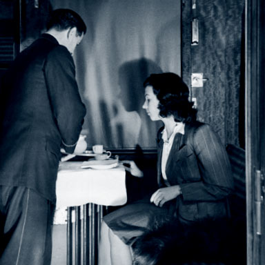Bediening in Mitropa-slaaprijtuig, ca. 1933 | Interfoto