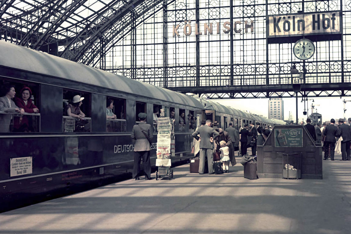 De Rheingold-Express in Keulen, 1951 | Foto: Helmut Säuberlich
