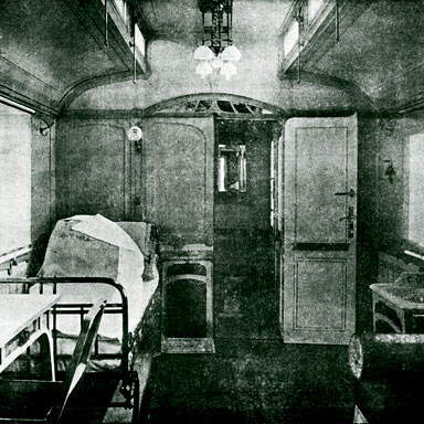 Interieur Hongaars ziekenrijtuig, 1906 | Uit: Revue générale des chemins de fer et des tramways