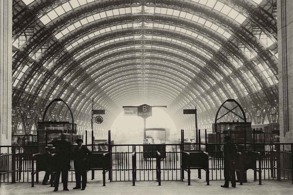 Perrontoegang en overkapping, ca. 1931 | Anoniem (Ferrovie dello Stato/Flickr)