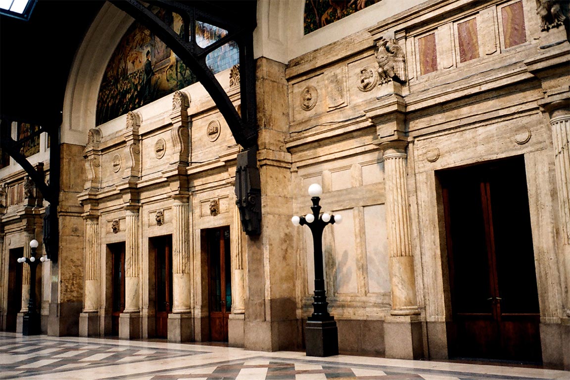 Koninklijk paviljoen op het eerste perron | Angelo Giangregorio / Flickr