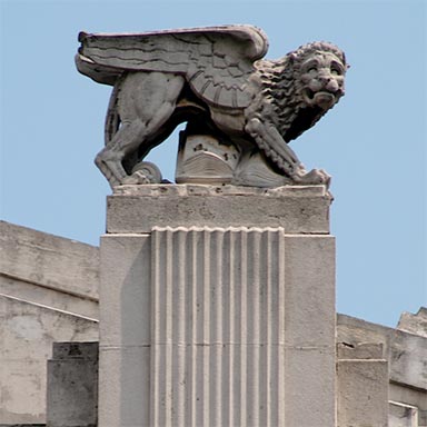 Gevleugelde leeuw op Milano Centrale | Sandra Cohen-Rose / Flickr CC-BY