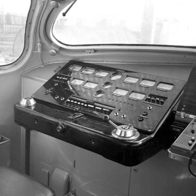 Bestuurdersconsole in de cockpit van de Settebello  | Foto Breda (collectie Gf. Blasi)